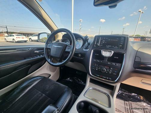 2016 Chrysler Town & Country Limited