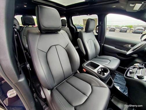 2025 Chrysler Pacifica L