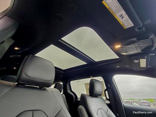 2025 Chrysler Pacifica L