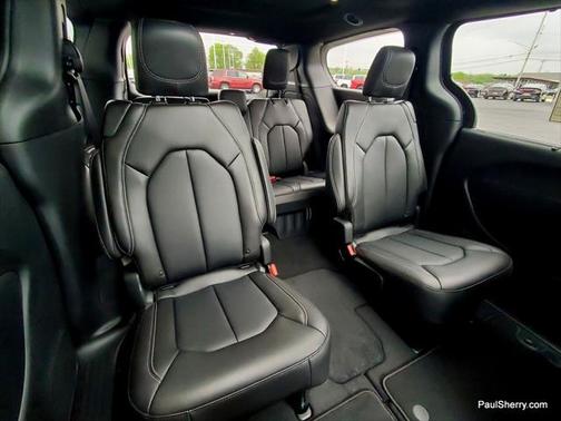 2025 Chrysler Pacifica L