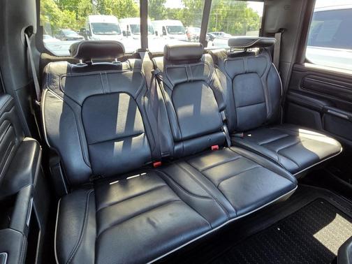 Bright White Clearcoat 2022 RAM 1500 Limited