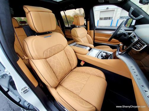 Bright White Clearcoat 2022 Jeep Grand Wagoneer Series III 4x4