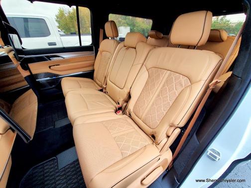 Bright White Clearcoat 2022 Jeep Grand Wagoneer Series III 4x4