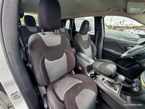 2014 Jeep Cherokee Sport
