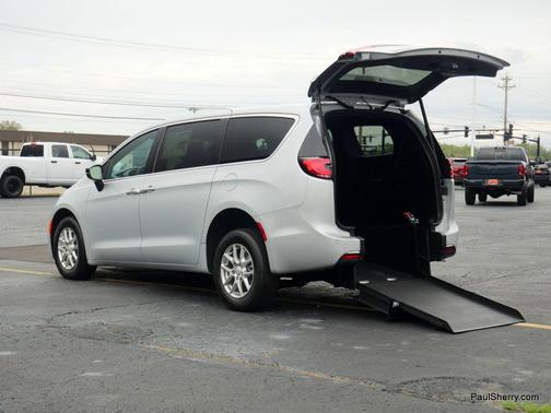 2026 Chrysler Pacifica L