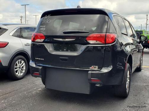 2025 Chrysler Voyager LX