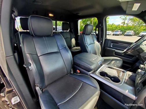 Brilliant Black Crystal Pearlcoat 2018 RAM 2500 Limited Crew Cab 4x4 6'4' Box