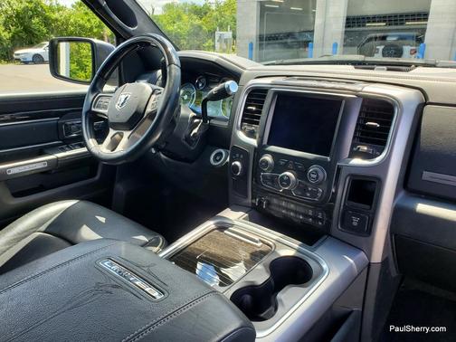 Brilliant Black Crystal Pearlcoat 2018 RAM 2500 Limited Crew Cab 4x4 6'4' Box