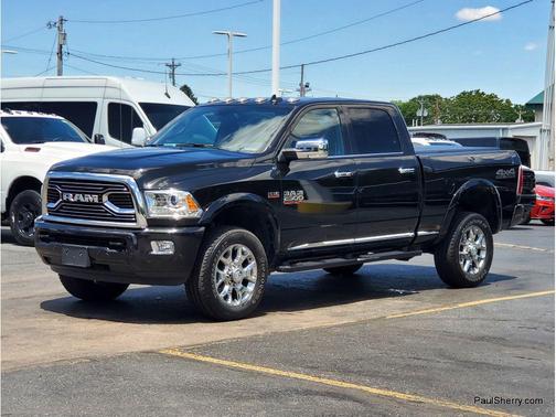 Brilliant Black Crystal Pearlcoat 2018 RAM 2500 Limited Crew Cab 4x4 6'4' Box