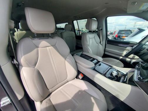 Baltic Gray Metallic Clearcoat 2024 Jeep Wagoneer Series I 4x4