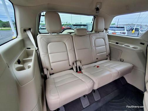 White Platinum Metallic Tri-Coat 2019 Lincoln Navigator Reserve