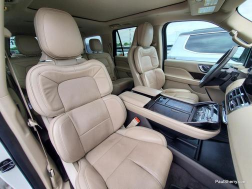 White Platinum Metallic Tri-Coat 2019 Lincoln Navigator Reserve