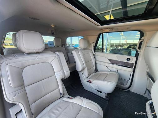 White Platinum Metallic Tri-Coat 2019 Lincoln Navigator Reserve
