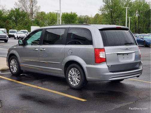 Billet Silver Metallic Clearcoat 2016 Chrysler Town & Country Touring-L