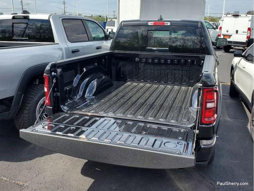 Diamond Black Crystal Pearlcoat 2026 RAM 1500 Laramie