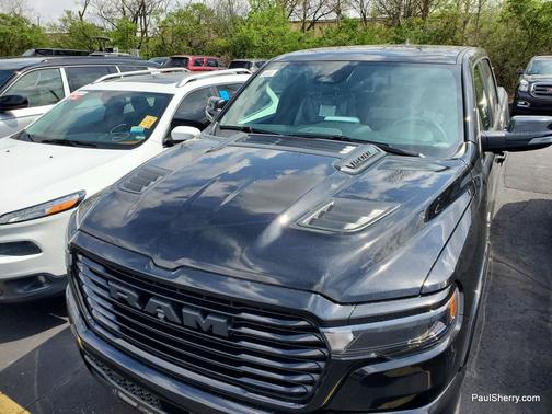 Diamond Black Crystal Pearlcoat 2026 RAM 1500 Laramie