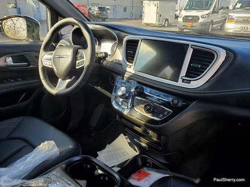 2026 Chrysler Pacifica L