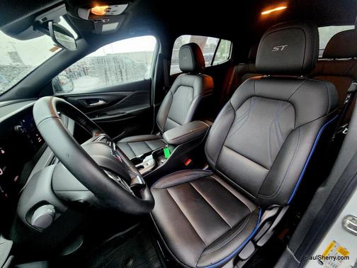 Summit White 2025 Buick Envista Sport Touring FWD