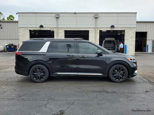 Aurora Black 2022 Kia Carnival SX Prestige