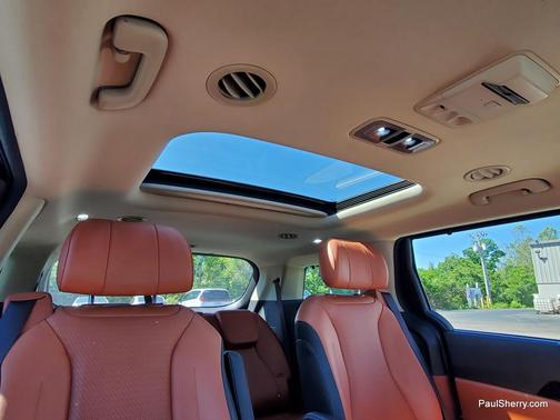 Aurora Black 2022 Kia Carnival SX Prestige