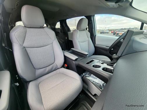 Ice Cap 2026 Toyota Sienna LE