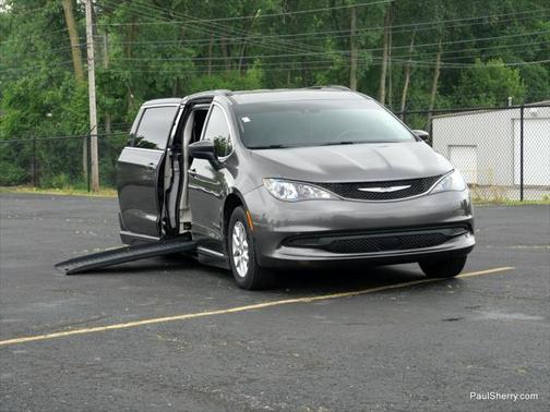 2021 Chrysler Voyager LXI