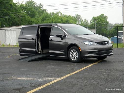 2021 Chrysler Voyager LXI