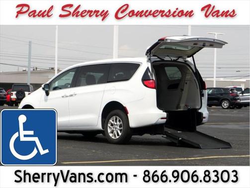 2023 Chrysler Voyager LX