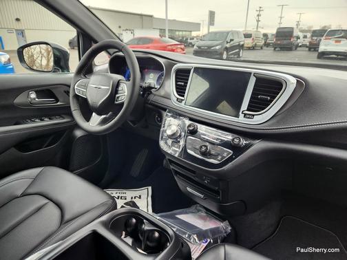 2026 Chrysler Pacifica L