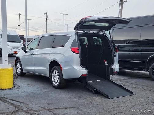 2026 Chrysler Pacifica L