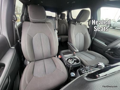 2024 Chrysler Pacifica Touring