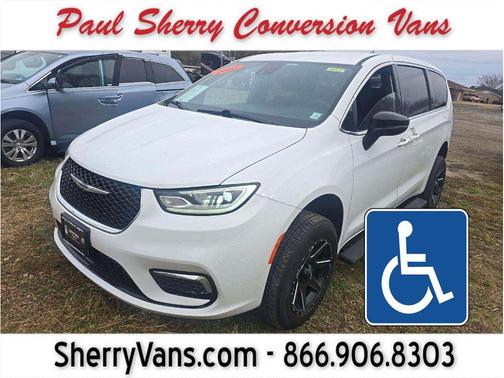 2024 Chrysler Pacifica Touring