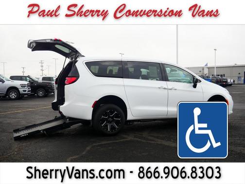 2024 Chrysler Pacifica Touring