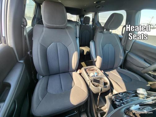 2024 Chrysler Pacifica Touring