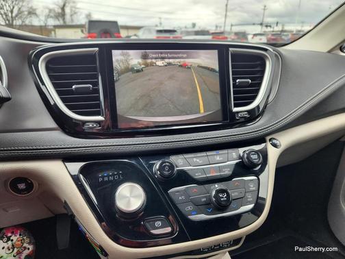 2022 Chrysler Pacifica Touring L