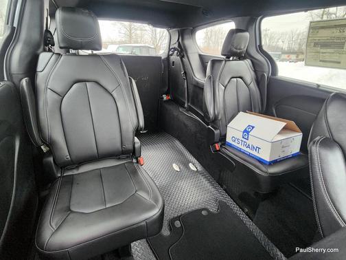 2026 Chrysler Voyager LX