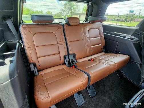 Pristine White Metallic Tri-Coat 2023 Lincoln Navigator Reserve