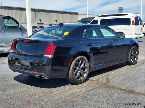 2023 Chrysler 300 Touring