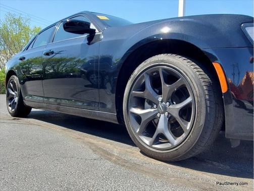 2023 Chrysler 300 Touring
