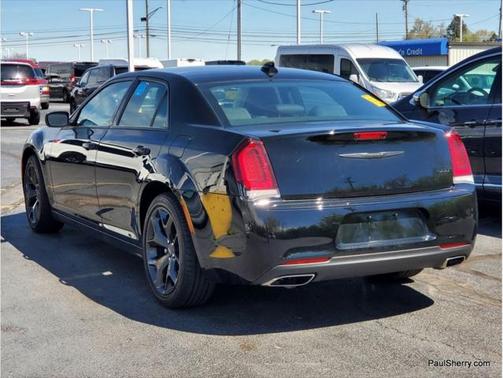 2023 Chrysler 300 Touring