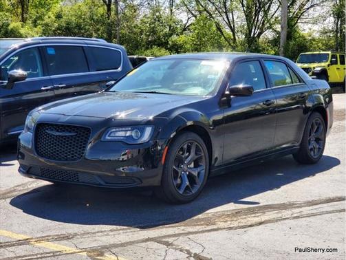 2023 Chrysler 300 Touring