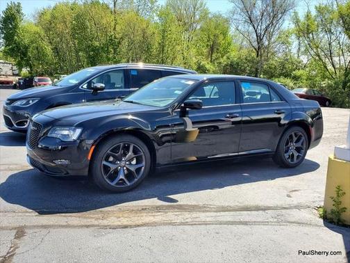 2023 Chrysler 300 Touring