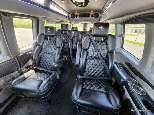 2023 Chevrolet Express 2500 LT