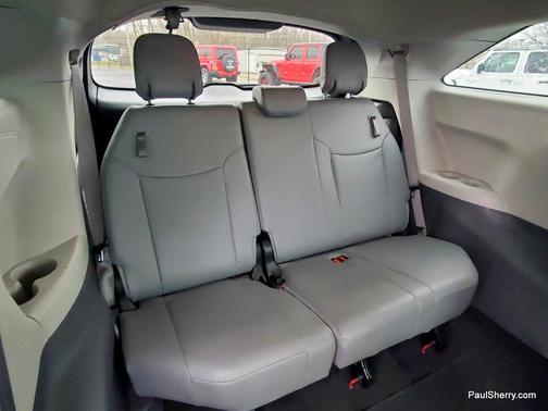 2024 Toyota Sienna XLE