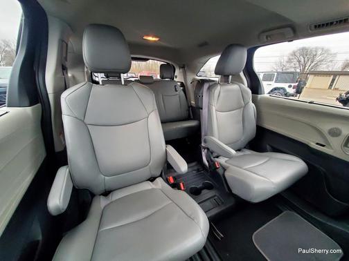 2024 Toyota Sienna XLE