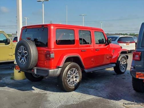 2025 Jeep Wrangler 4-Door Sahara 4x4