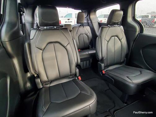 2026 Chrysler Pacifica L