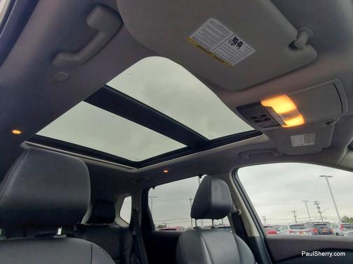 Champagne Silver Metallic/Super Black 2023 Nissan Rogue SL