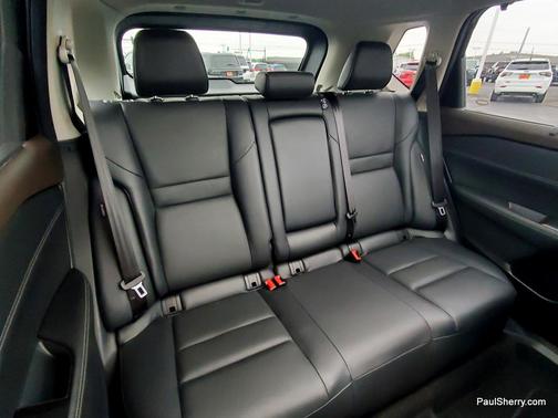 Champagne Silver Metallic/Super Black 2023 Nissan Rogue SL