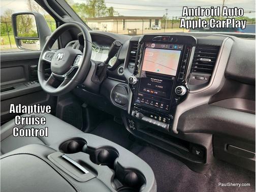 Bright White Clearcoat 2026 RAM 3500 Tradesman Crew Cab 4x4 8' Box